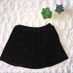 5/$25 Children’s Place Black Velvet Skirt